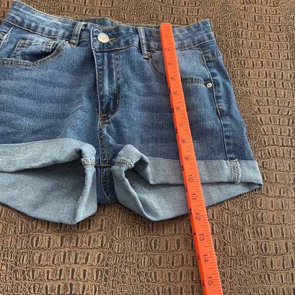 Shein High Rise Cuffed Denim Shorts Size 28 - Picture 3 of 8